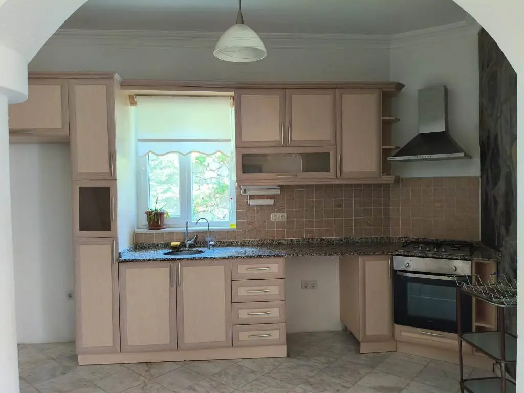 Fitted kitchen